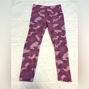 Yogalicious Pink Camo Cropped Leggings